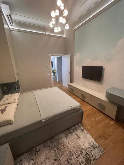 Apartament cu 4 camere decomandat, mobilat în Cotroceni