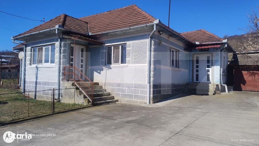 Casă cu 3 camere în Șomcutu Mic