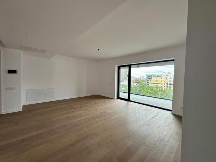 Apartament cu 3 camere decomandat în Unirii