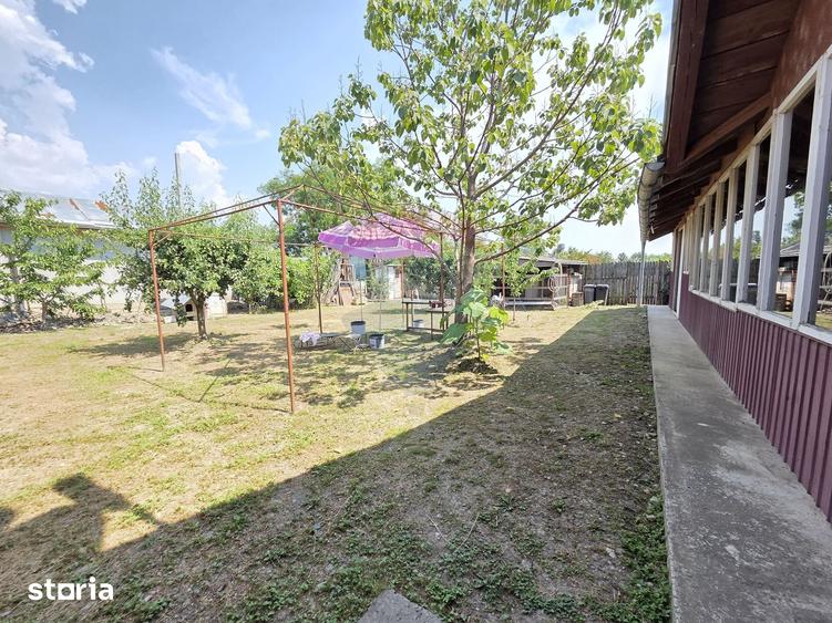 Casă cu 4 camere cu Teren 3405 Mp în Suraia