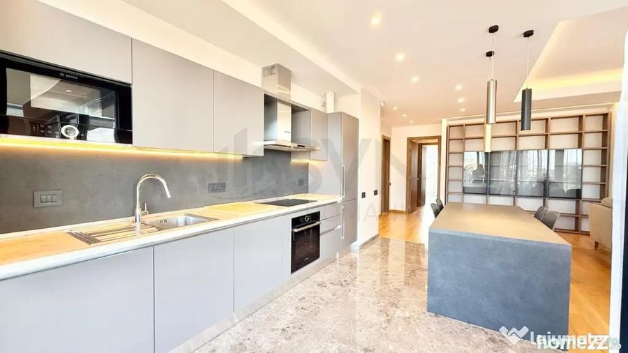 Apartament cu 4 camere decomandat în Central