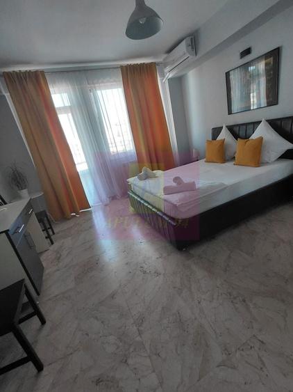 Apartament cu 5 camere decomandat în Unirii