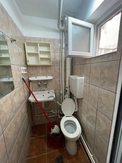 Apartament cu 2 camere nedecomandat în Podu Roș