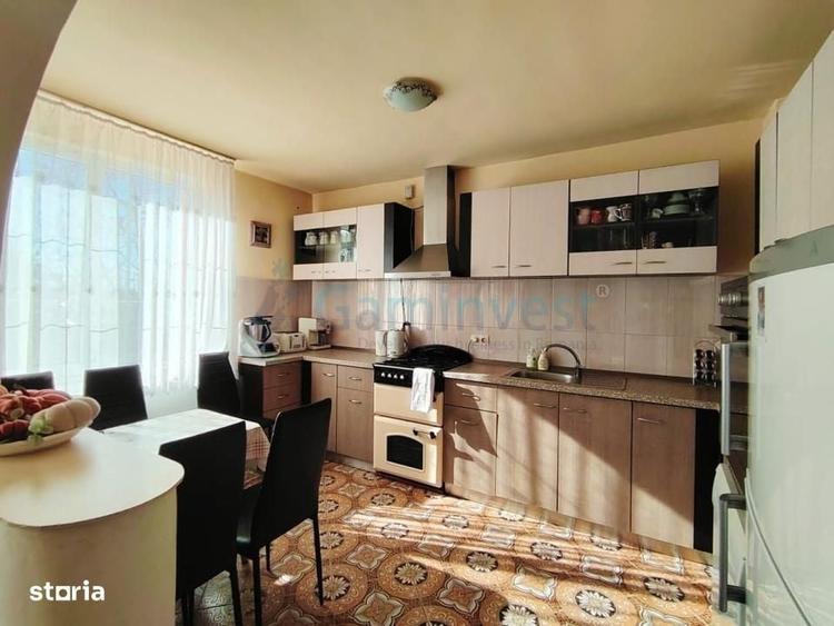 Casă cu 4 camere în Central