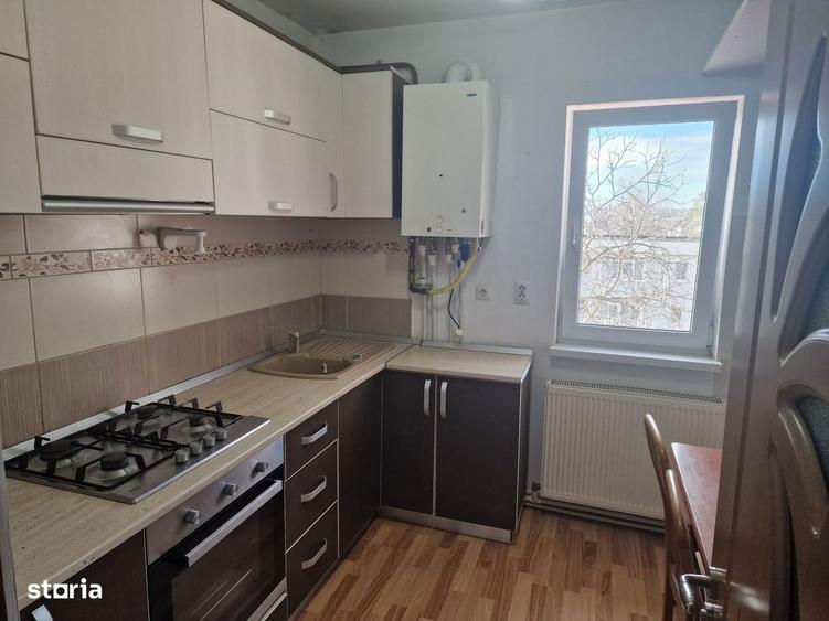 Apartament cu 2 camere semidecomandat, mobilat în Central