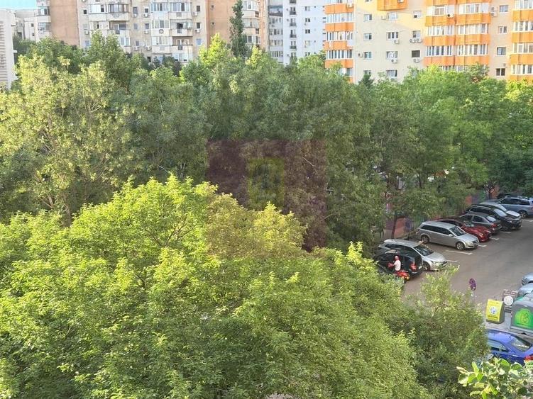 Apartament cu 3 camere decomandat în Nerva Traian