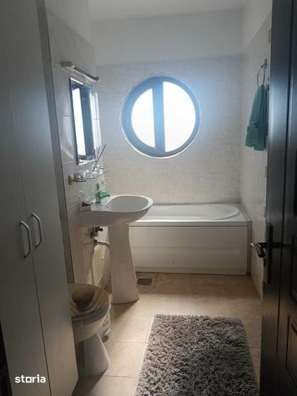Apartament cu 3 camere decomandat în Vest