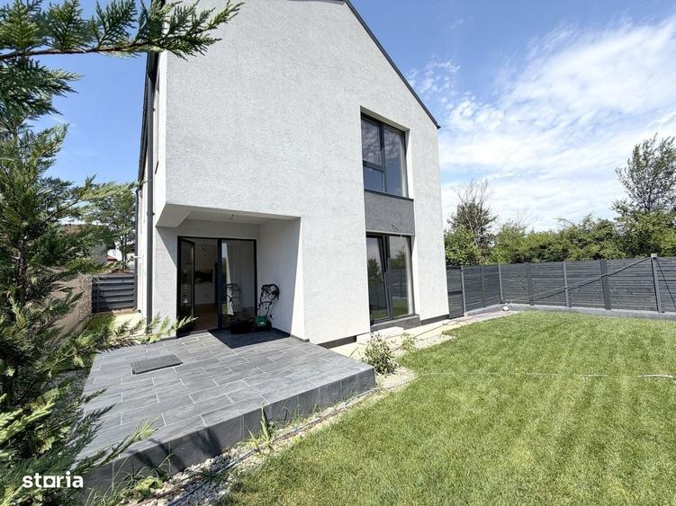 Casă cu 4 camere în Corbeanca