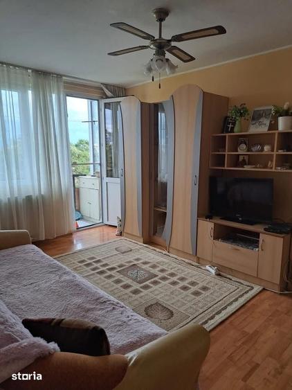 Apartament cu 3 camere decomandat în Carpați 1