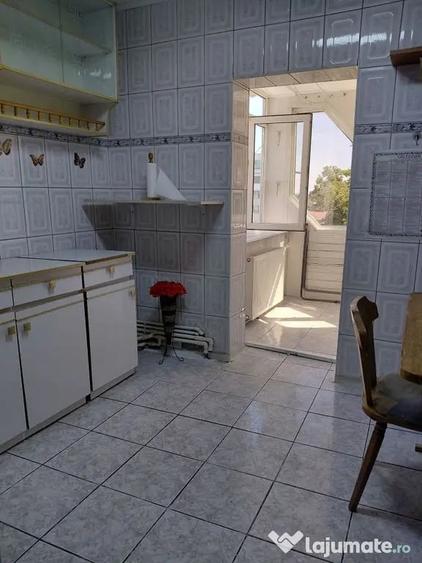 Apartament cu 2 camere decomandat în Piața Centrală