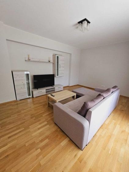 Apartament cu 2 camere decomandat, mobilat în Sisești