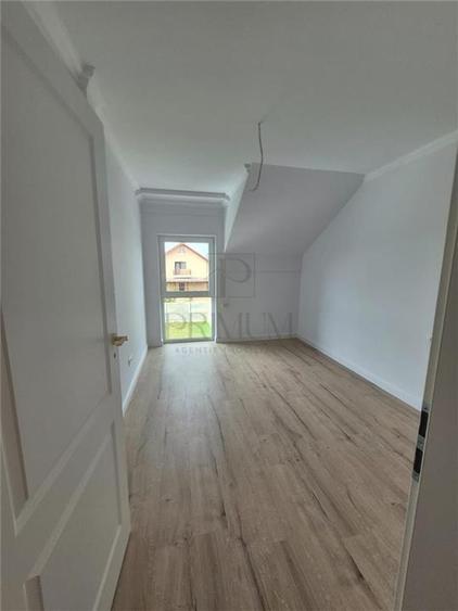 Duplex cu 4 camere cu Canalizare în Moșnița Nouă