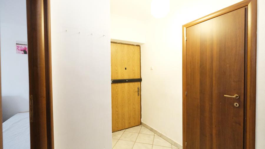 Apartament cu 2 camere decomandat în Sala Palatului