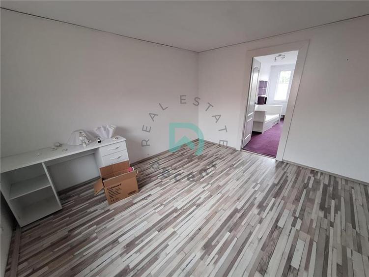 Apartament cu 3 camere semidecomandat în Griviței