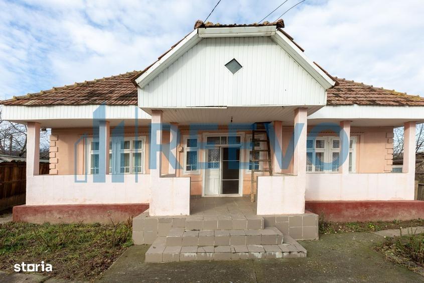 Casă cu 4 camere în Băcioiu