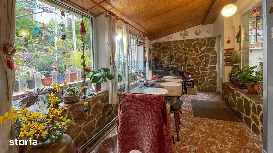 Casă cu 5 camere cu Teren 404 Mp în Central