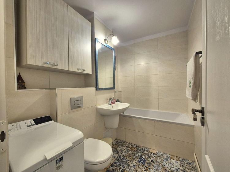 Apartament cu 2 camere decomandat, mobilat în Calea București
