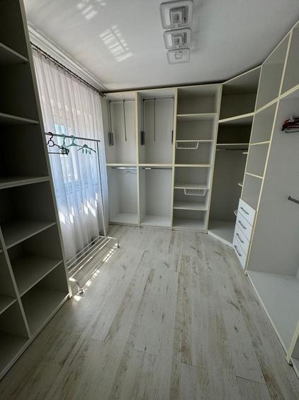 Casă cu 5 camere cu Canalizare în Mogoșoaia