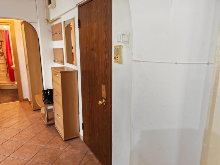 Apartament cu 2 camere decomandat în Centrul Civic