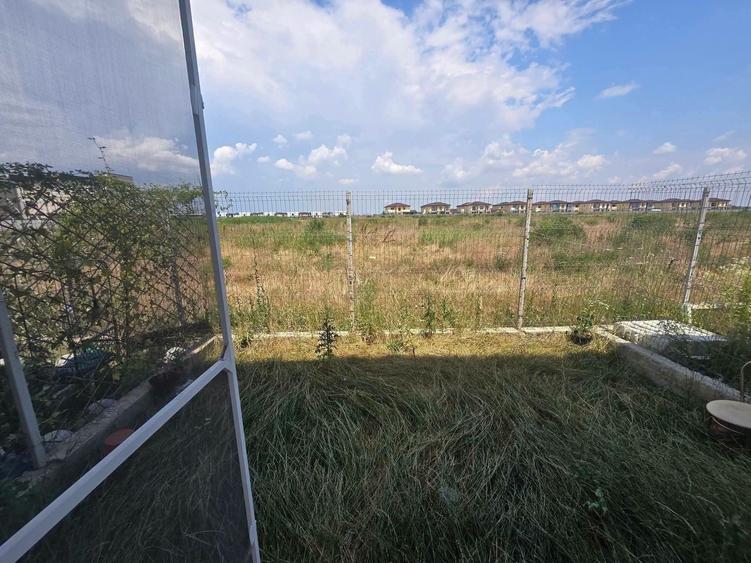 Duplex cu 3 camere cu Canalizare în Dobroești