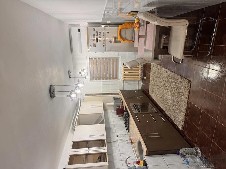 Apartament cu 3 camere decomandat în Central