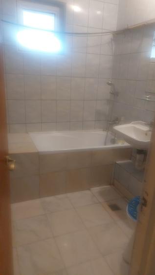 Apartament cu 2 camere decomandat în Văcăresti