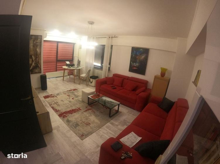 Apartament cu 4 camere decomandat în Uiești