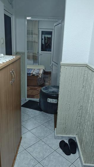 Apartament cu 4 camere decomandat în Malu Roșu