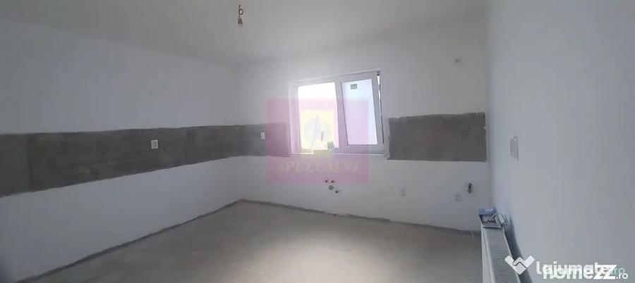 Casă cu 3 camere cu Teren 400 Mp în Săbăreni