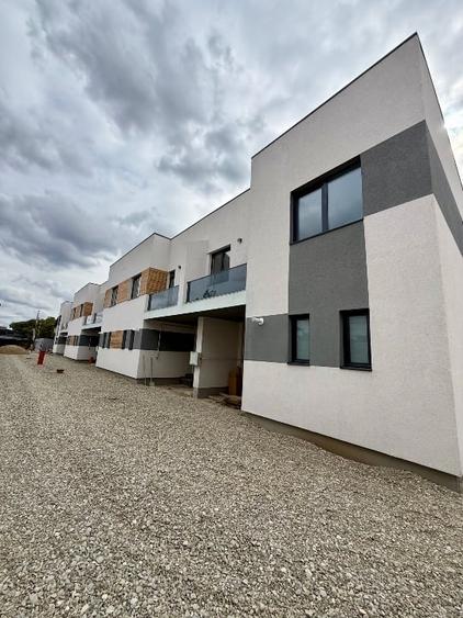 Casă cu 4 camere cu Teren 200 Mp în Drumul Taberei