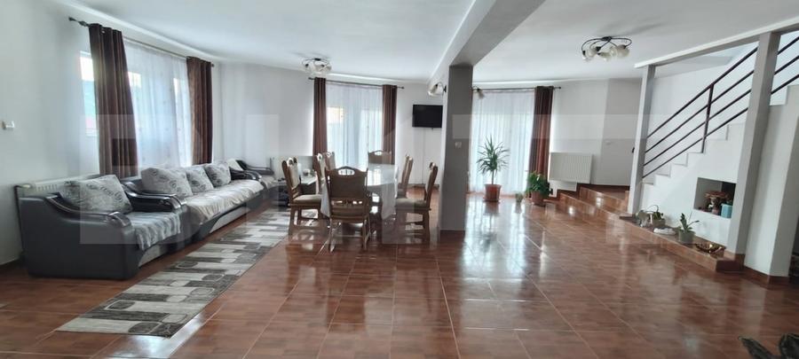 Casă individuală cu 4 camere cu Garaj în Exterior Nord
