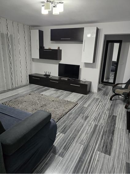 Apartament cu 2 camere semidecomandat în Unirii Sud