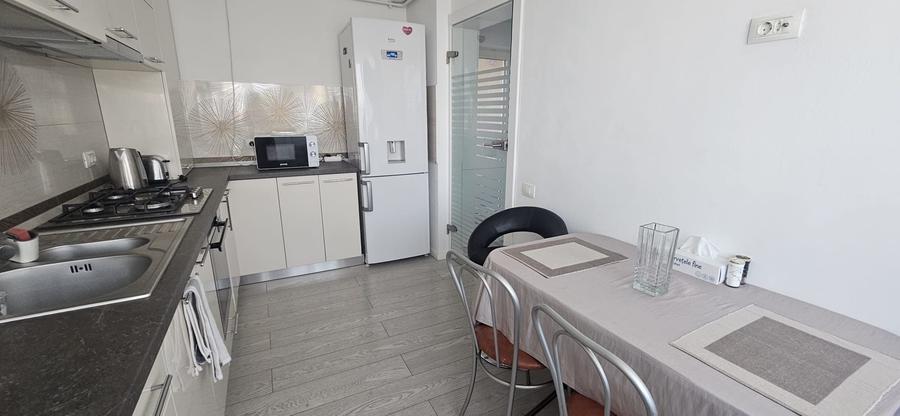 Apartament cu 2 camere decomandat în Rovine