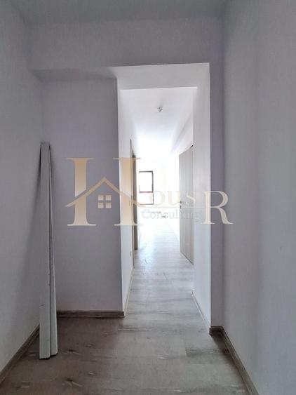 Apartament cu 3 camere decomandat în Girocului