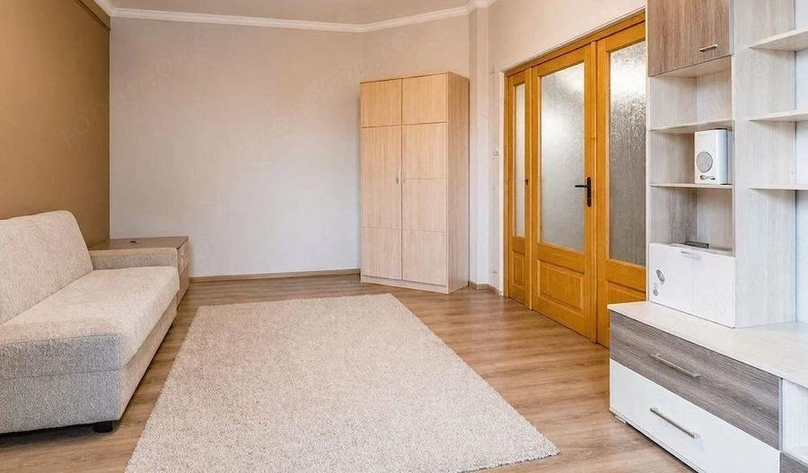 Apartament cu 4 camere decomandat în Cișmigiu