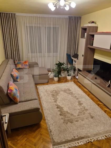 Apartament cu 3 camere decomandat, mobilat în Pandurilor