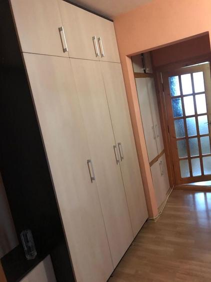 Apartament cu 2 camere decomandat în Nicolina