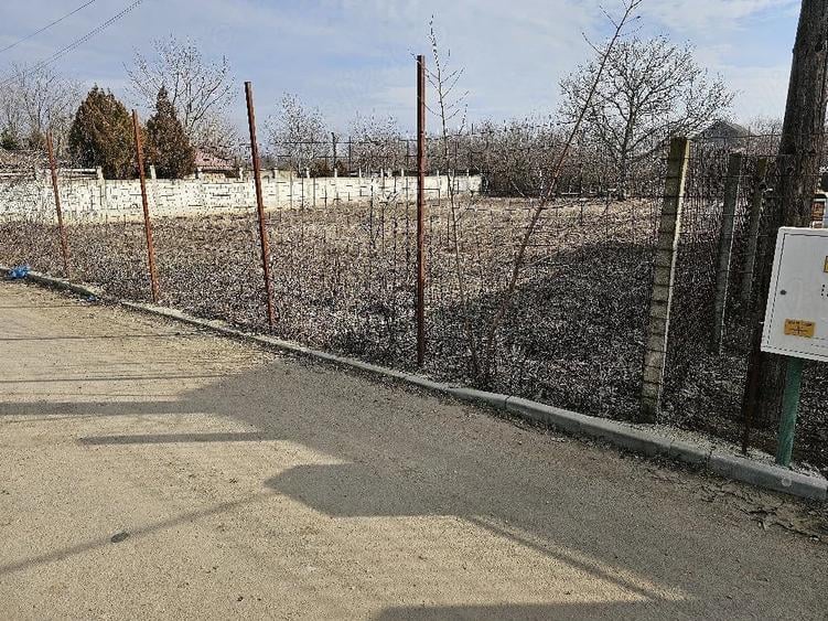 Teren de 800 mp, în Exterior Sud