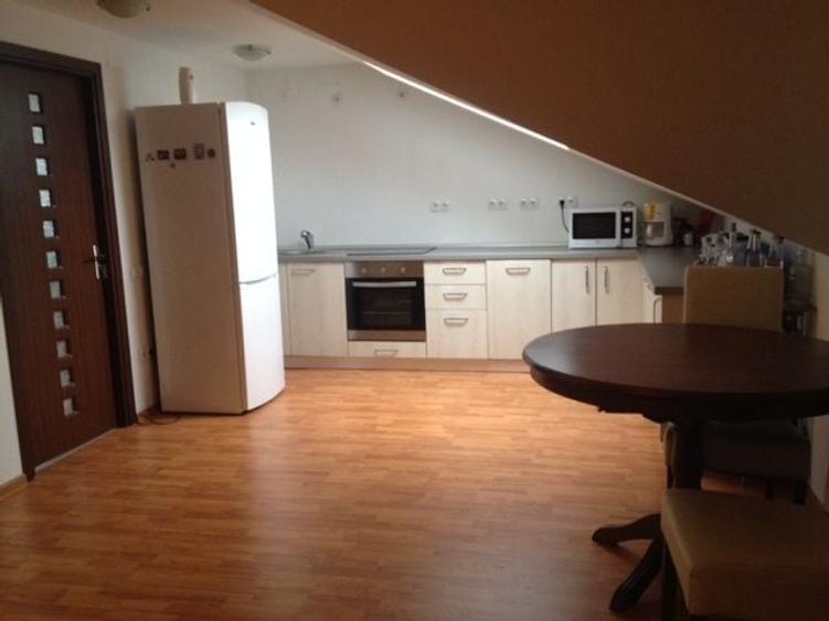 Apartament cu 3 camere semidecomandat în Zorilor