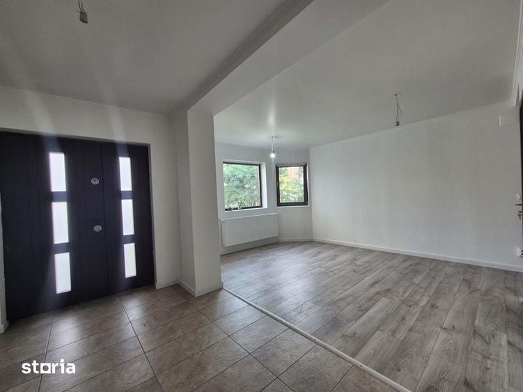 Casă cu 4 camere cu Teren 300 Mp în Central