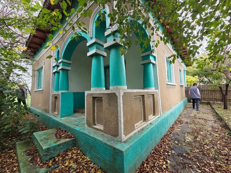 Casă cu 4 camere cu Teren 2308 Mp în Valea Nucarilor