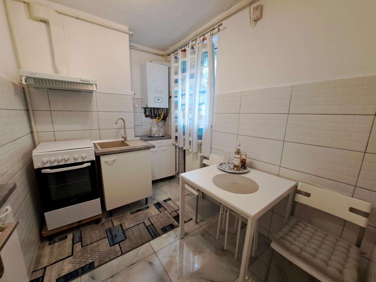 Inchiriez apartament 3 camere, decomandat, Tg. Mures, Tudor - 5