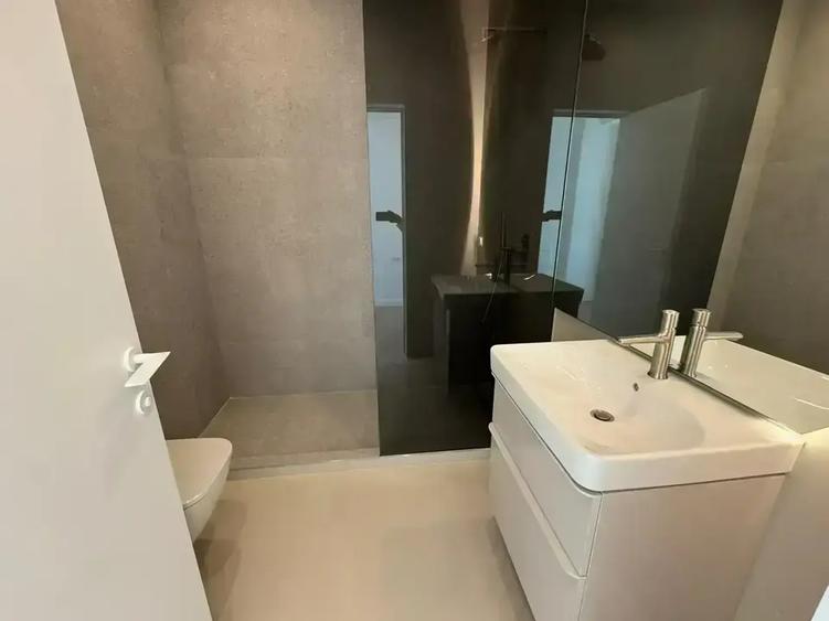 Apartament cu 2 camere decomandat în Aviației