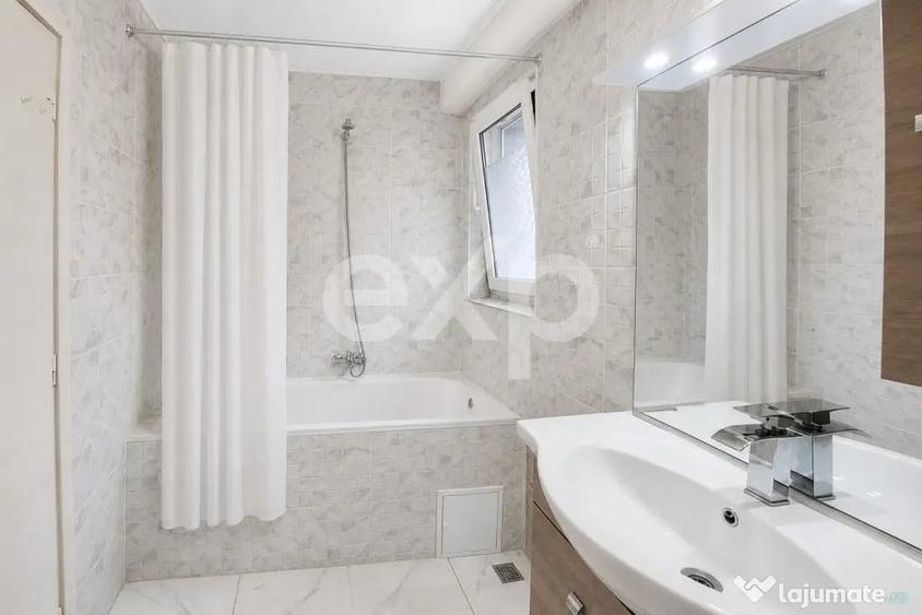Apartament cu 4 camere decomandat în Punctele Cardinale