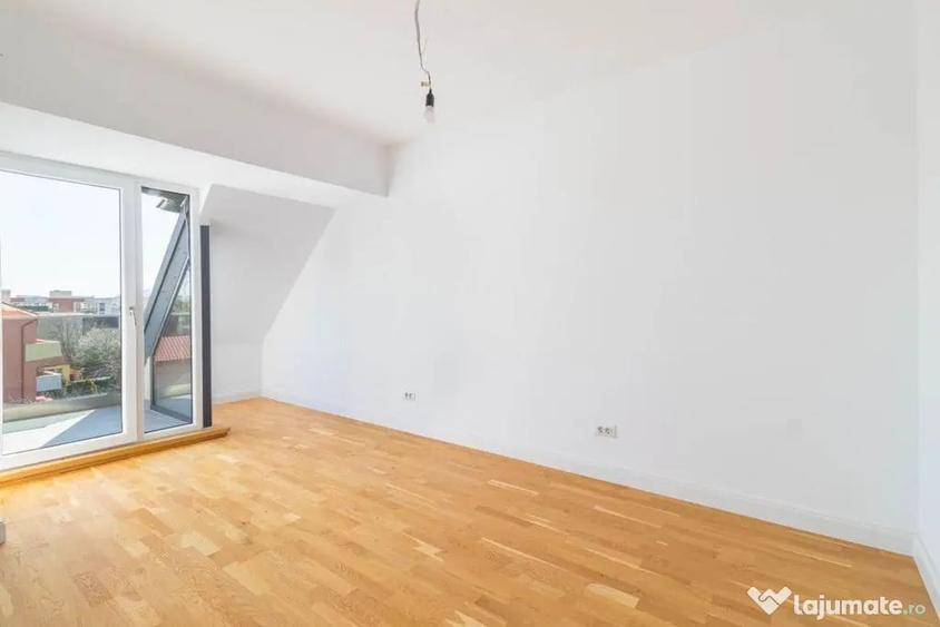 Apartament cu 4 camere decomandat în Sisești