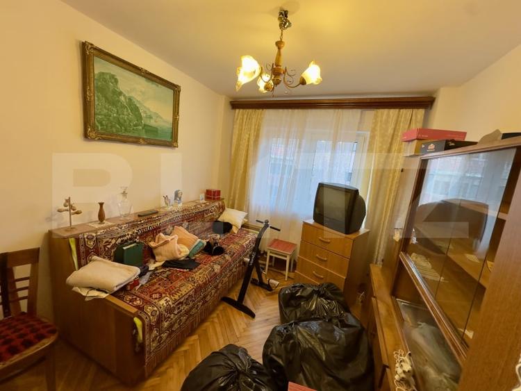Apartament cu 3 camere decomandat, mobilat în Cugir