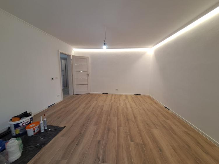 Apartament cu 3 camere decomandat în Dâmbovița