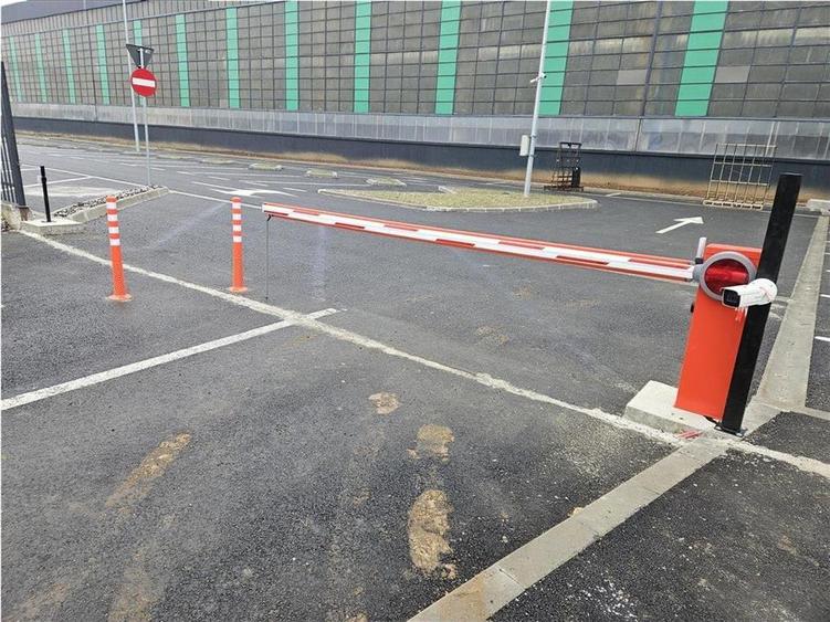Teren construcție, în Industrial Est