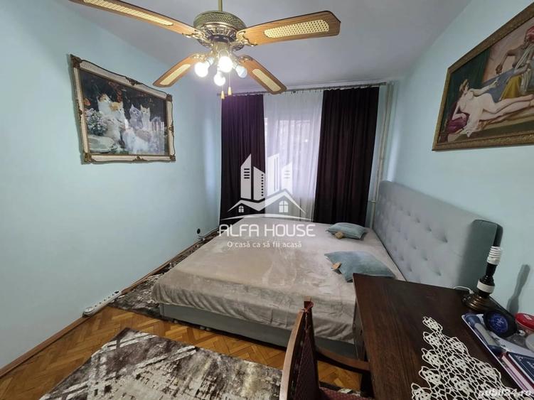 Apartament cu 3 camere semidecomandat în Micro II