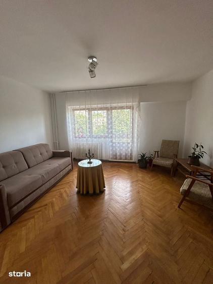 Garsonieră decomandată în Podu Roș